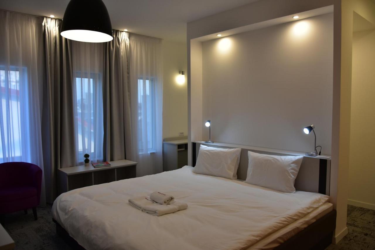 Osten Art Hotel Skopje Exterior foto